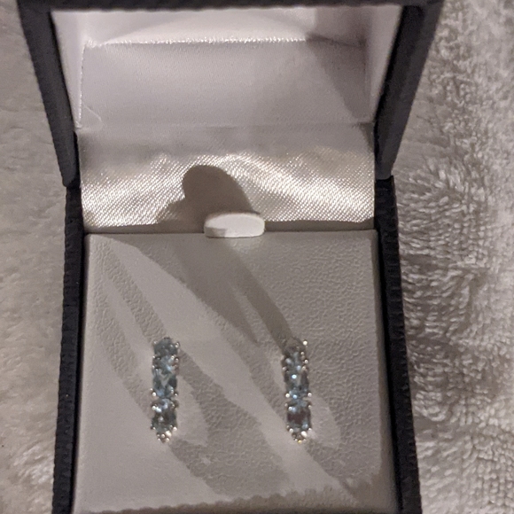 Sterling Silver earrings - Picture 2 of 4